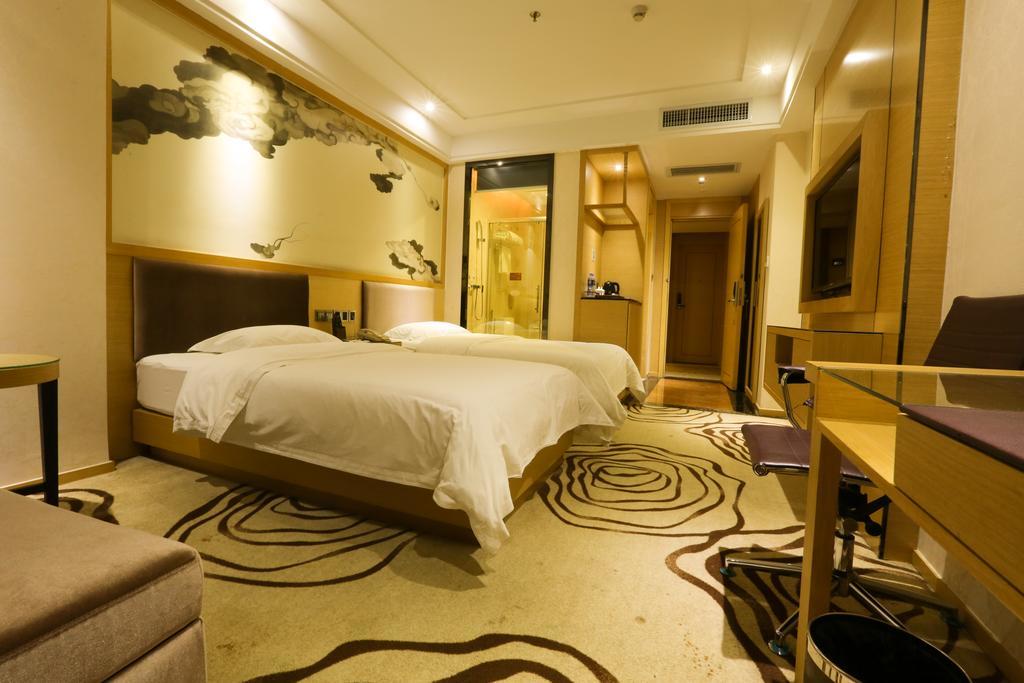V8 Hotel Train Station 広州 エクステリア 写真